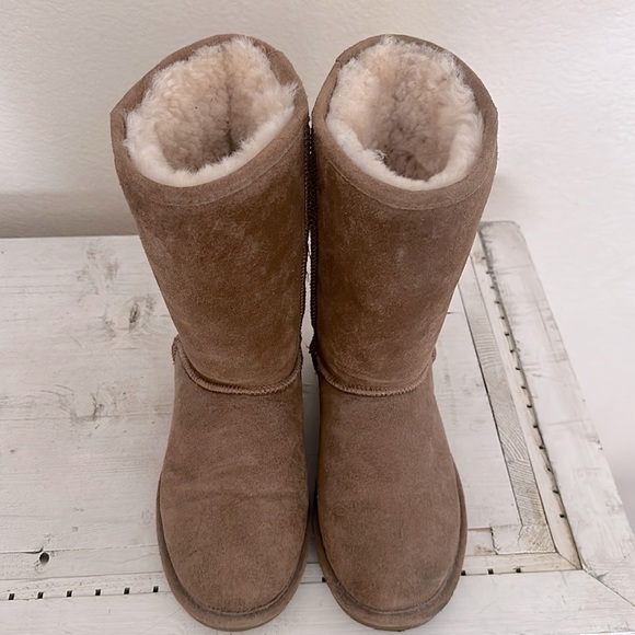 BEARPAW Emma Women's Classic Winter Slip On Boot. Excellent Condition - Picture 2 of 5